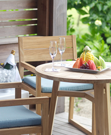 bars_services_table-6eb06beach and room service.jpg