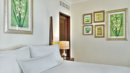 01-Beachfrontroom1600x9002.jpg